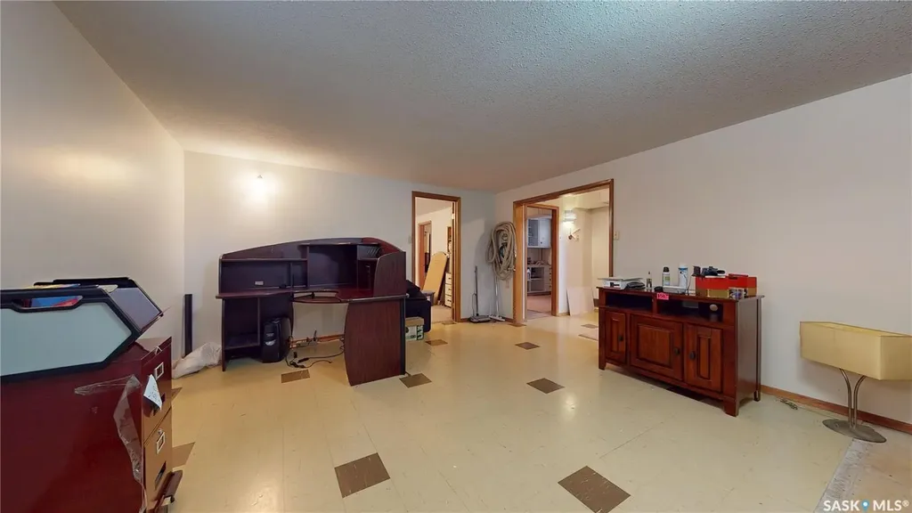 210 Cypress Street Maple Creek SK S0N 1N0
