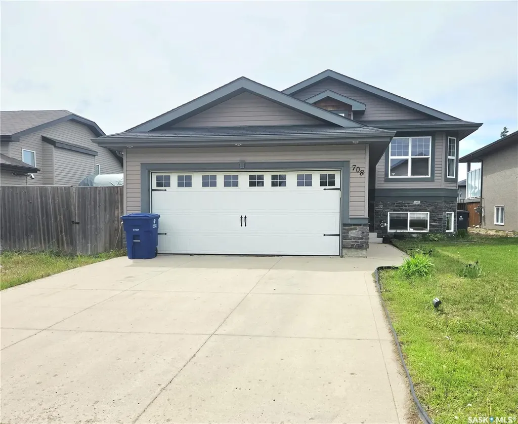 708 6th Avenue S Martensville SK S0K 2T0