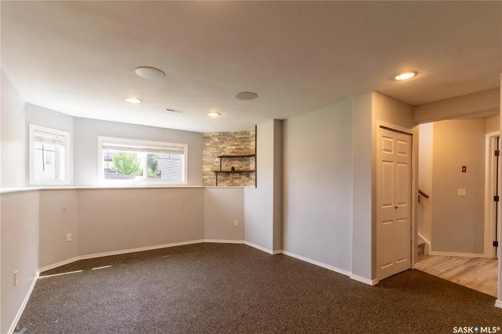 708 6th Avenue S Martensville SK S0K 2T0