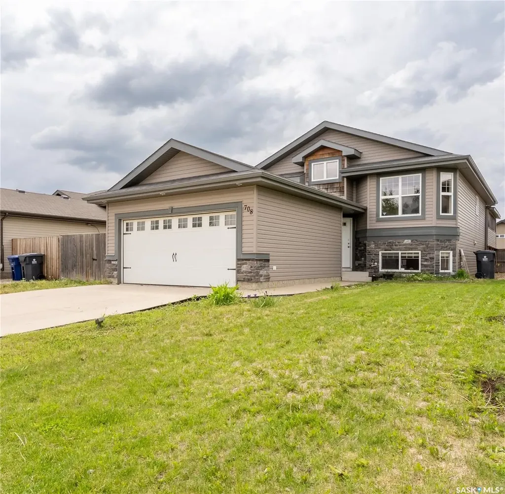 708 6th Avenue S Martensville SK S0K 2T0