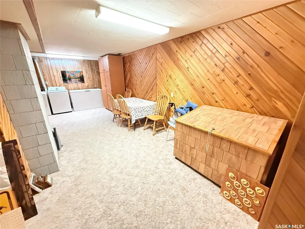 521 Elizabeth Street Weyburn SK S4H 1S5