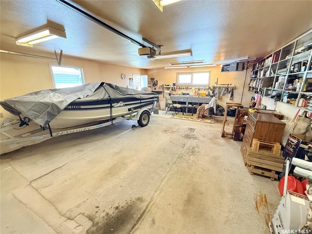 521 Elizabeth Street Weyburn SK S4H 1S5