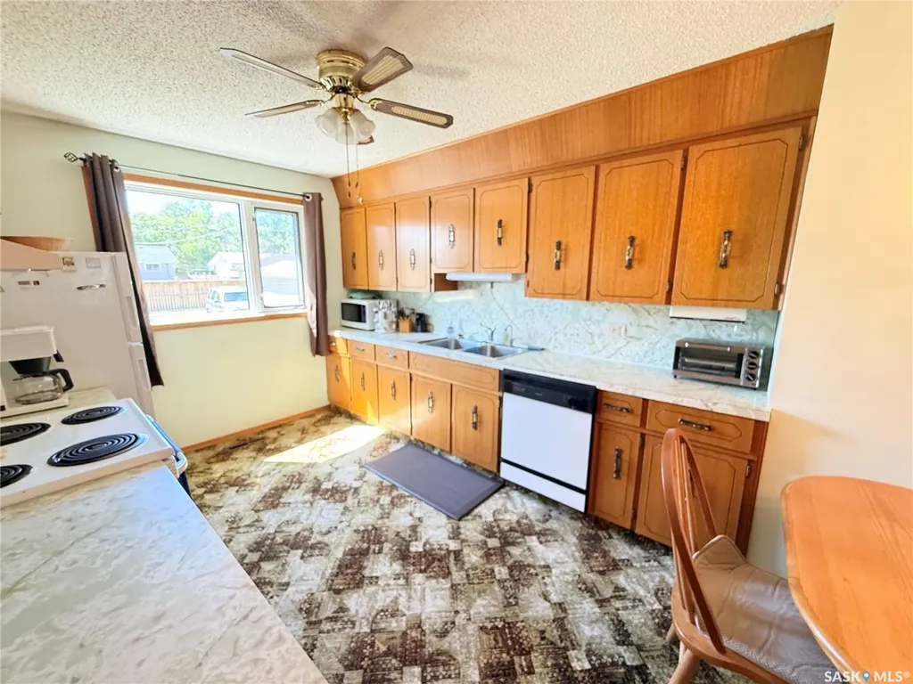 521 Elizabeth Street Weyburn SK S4H 1S5