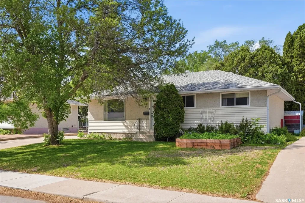 25 Murphy Crescent Saskatoon SK S7J 2T5