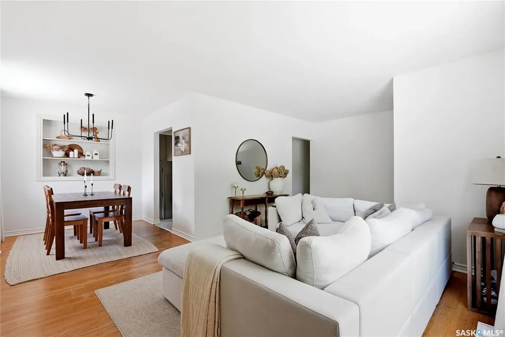 25 Murphy Crescent Saskatoon SK S7J 2T5