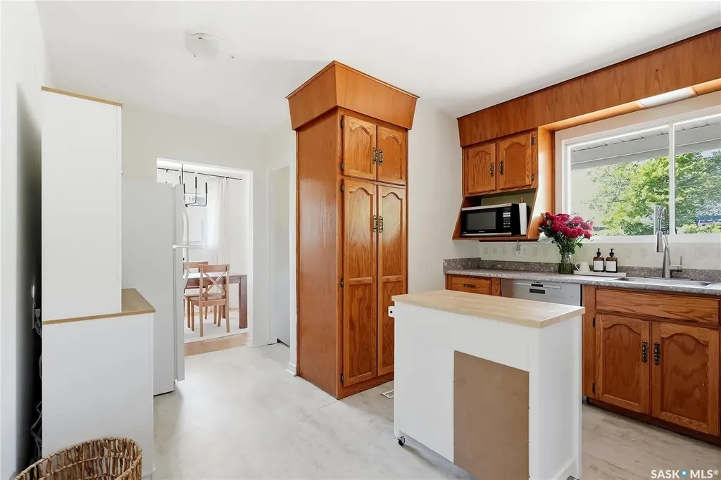 25 Murphy Crescent Saskatoon SK S7J 2T5