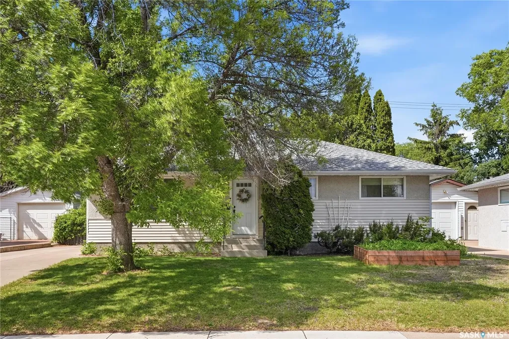 25 Murphy Crescent Saskatoon SK S7J 2T5