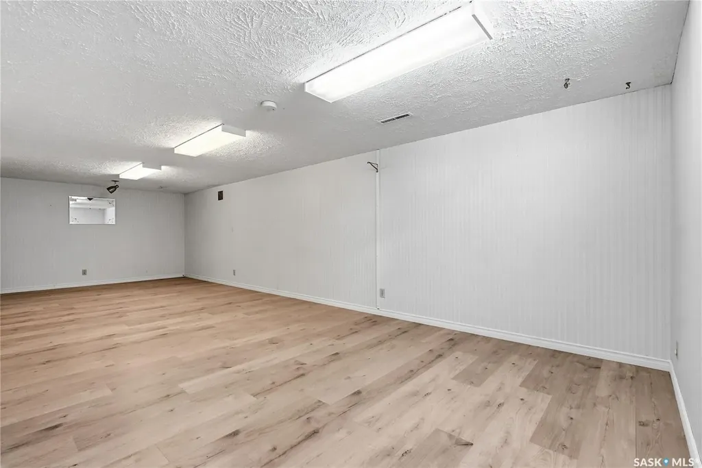 25 Murphy Crescent Saskatoon SK S7J 2T5