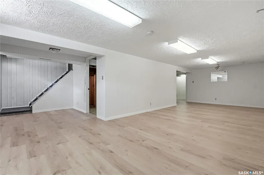 25 Murphy Crescent Saskatoon SK S7J 2T5