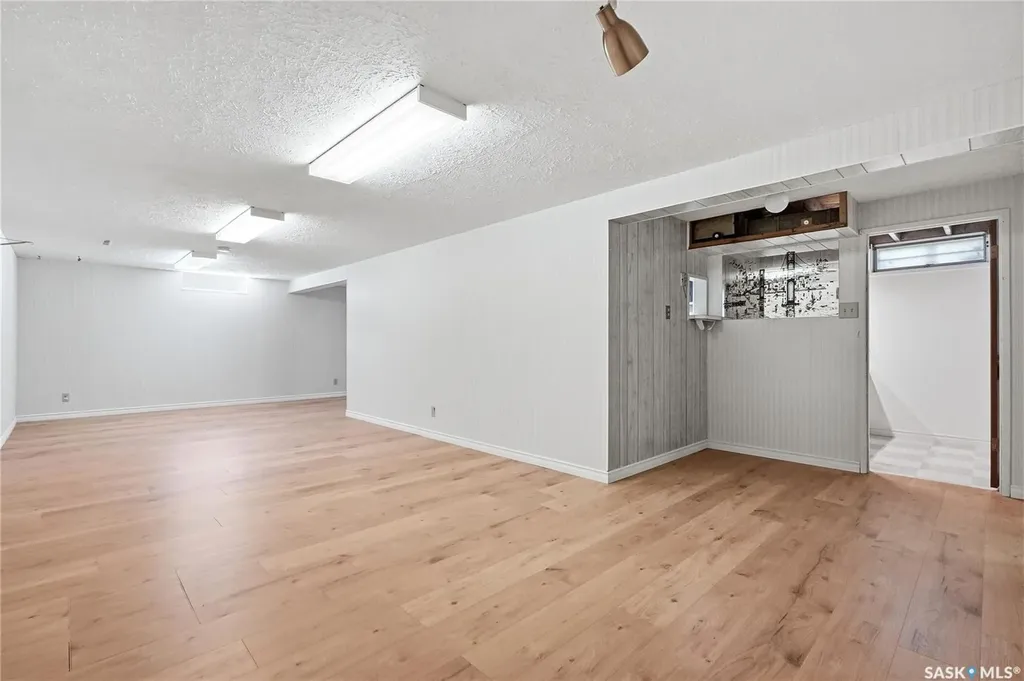 25 Murphy Crescent Saskatoon SK S7J 2T5