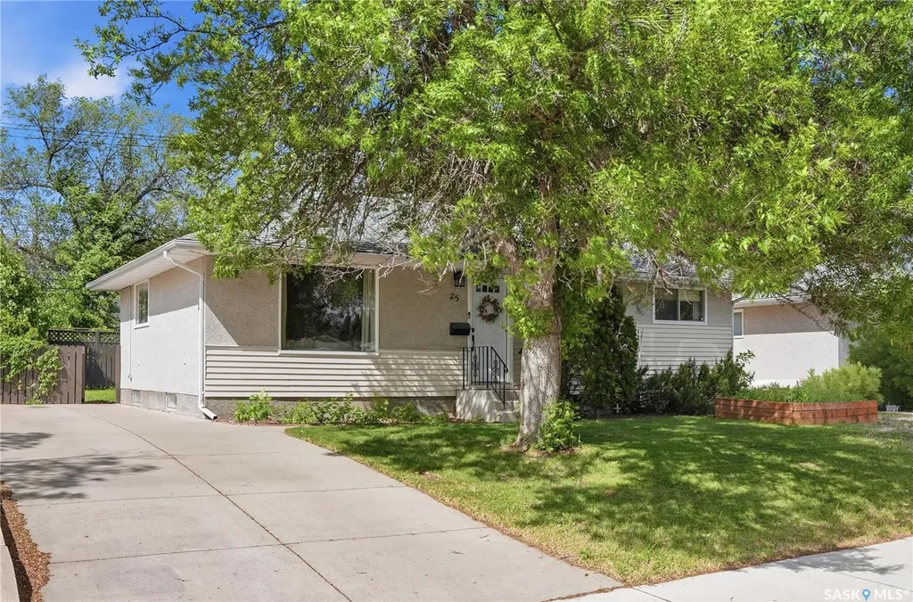 25 Murphy Crescent Saskatoon SK S7J 2T5