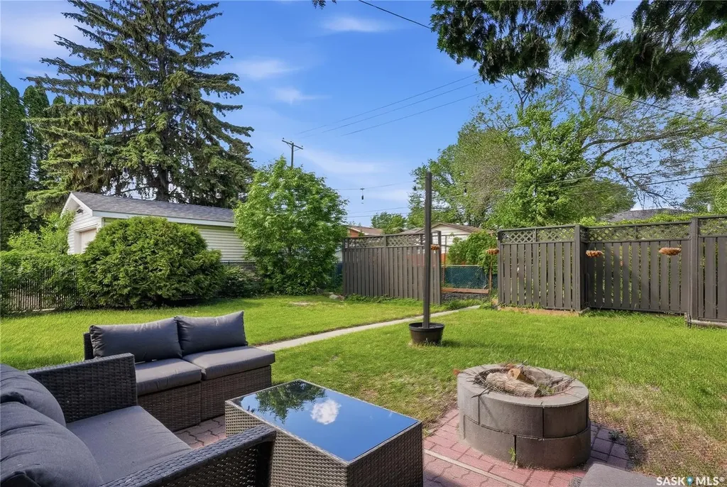 25 Murphy Crescent Saskatoon SK S7J 2T5