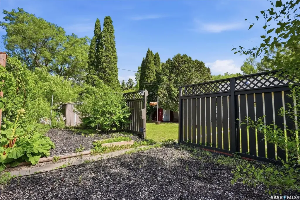 25 Murphy Crescent Saskatoon SK S7J 2T5