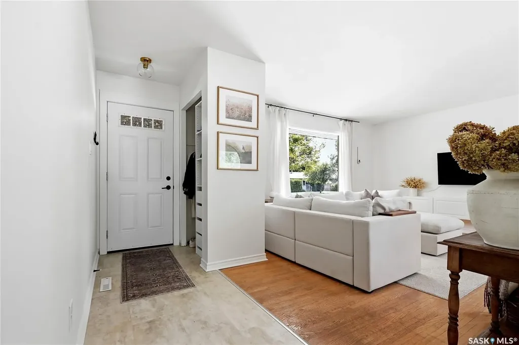 25 Murphy Crescent Saskatoon SK S7J 2T5