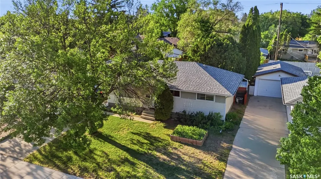 25 Murphy Crescent Saskatoon SK S7J 2T5
