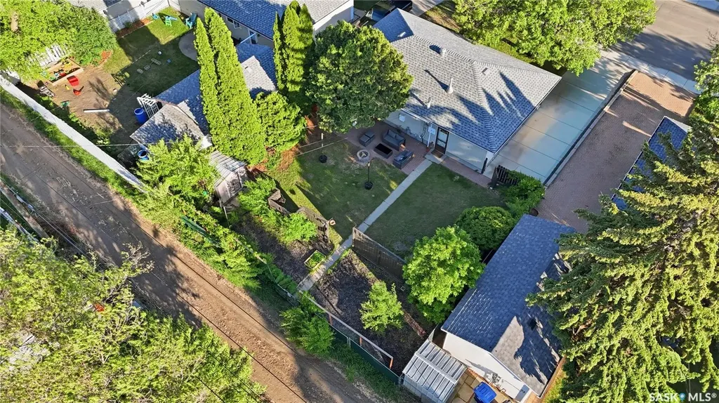 25 Murphy Crescent Saskatoon SK S7J 2T5
