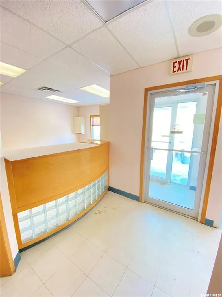228 Railway Avenue Weyburn SK S4H 0A2