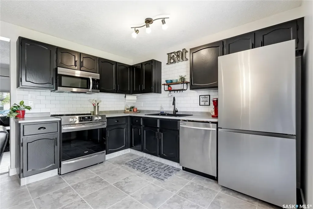 452 Lenore Drive Saskatoon SK S7K 5S7
