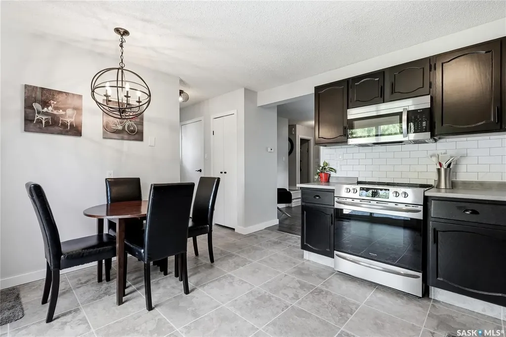 452 Lenore Drive Saskatoon SK S7K 5S7