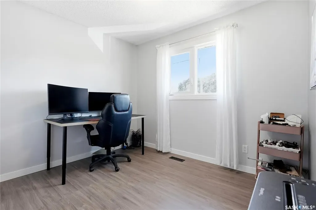 452 Lenore Drive Saskatoon SK S7K 5S7