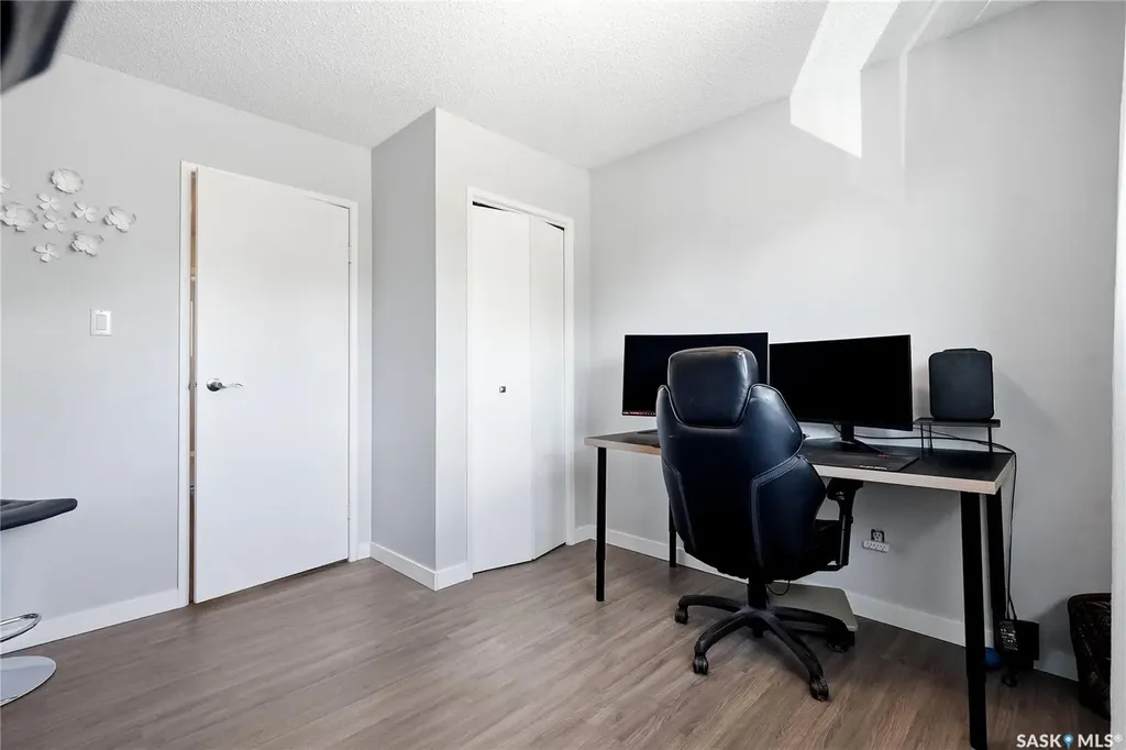 452 Lenore Drive Saskatoon SK S7K 5S7