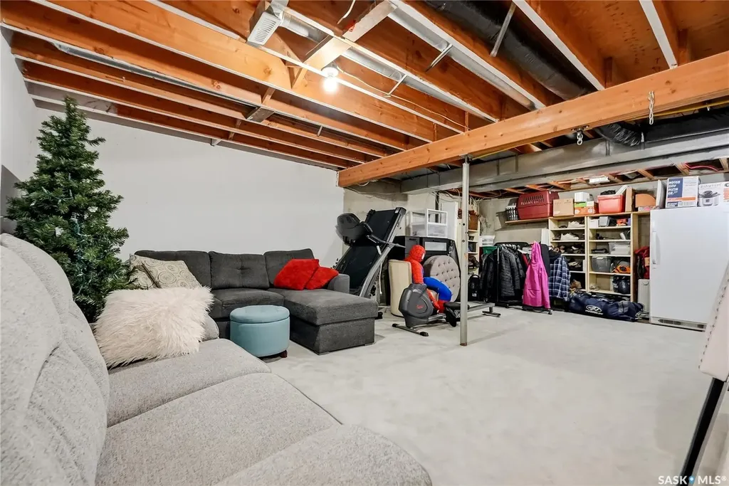 452 Lenore Drive Saskatoon SK S7K 5S7