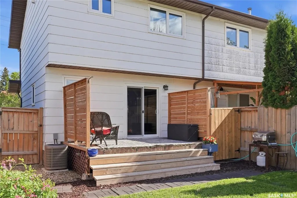 452 Lenore Drive Saskatoon SK S7K 5S7