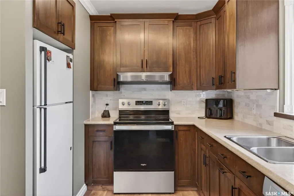 716 3rd Street Humboldt SK S0K 2A0