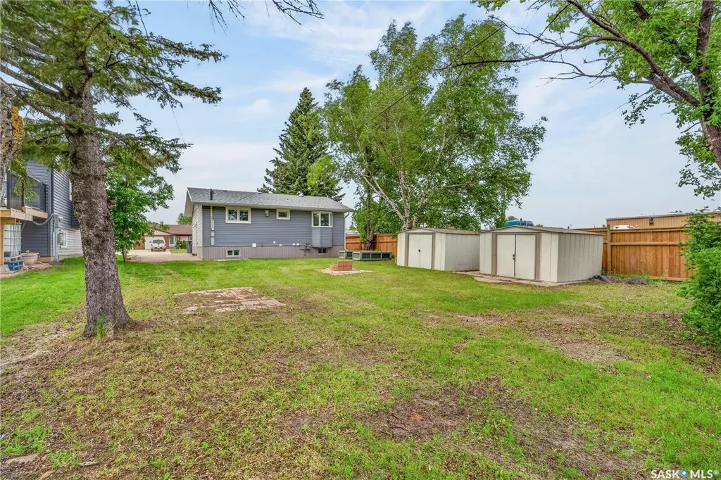 716 3rd Street Humboldt SK S0K 2A0