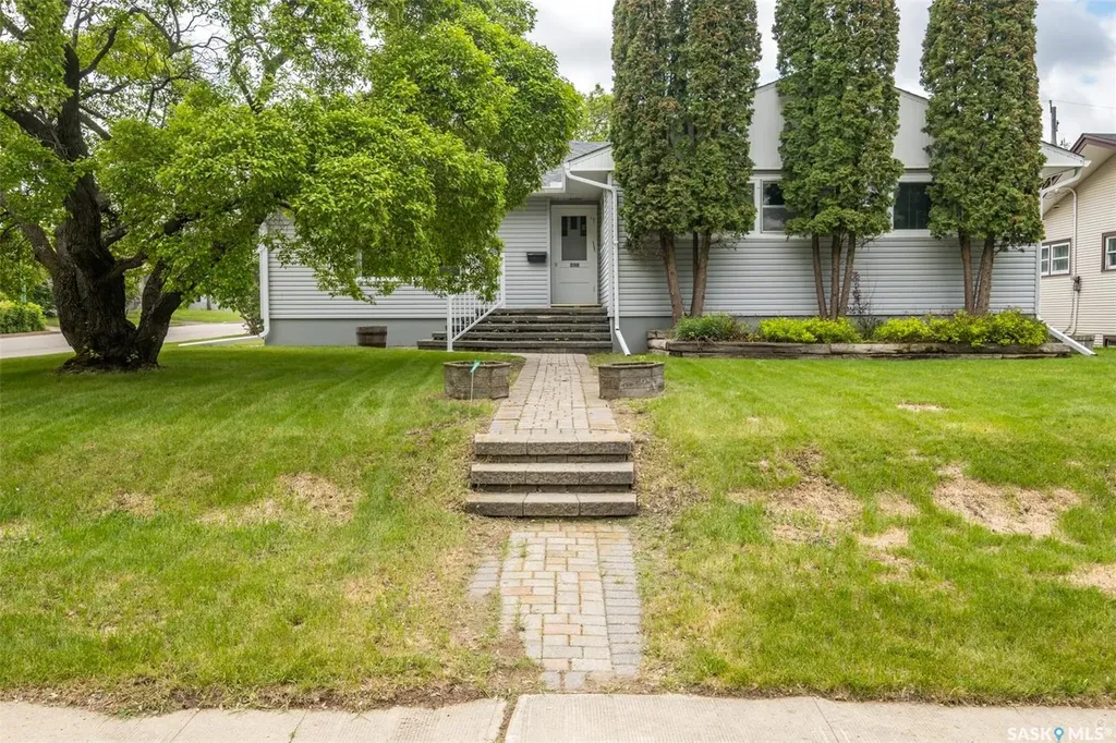 405 21st Street W Prince Albert SK S6V 4J5