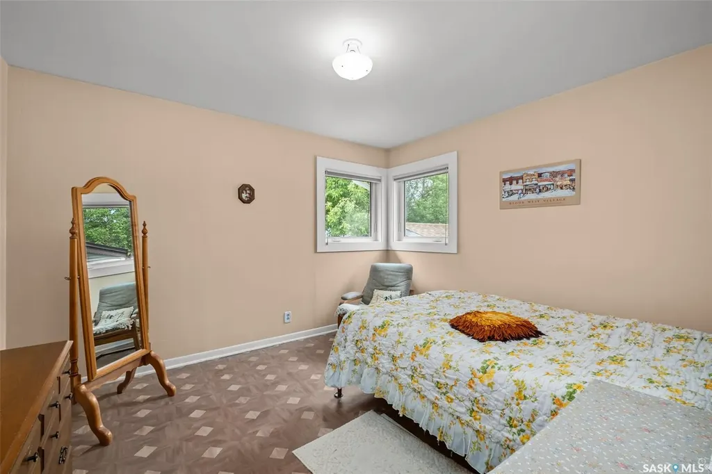405 21st Street W Prince Albert SK S6V 4J5