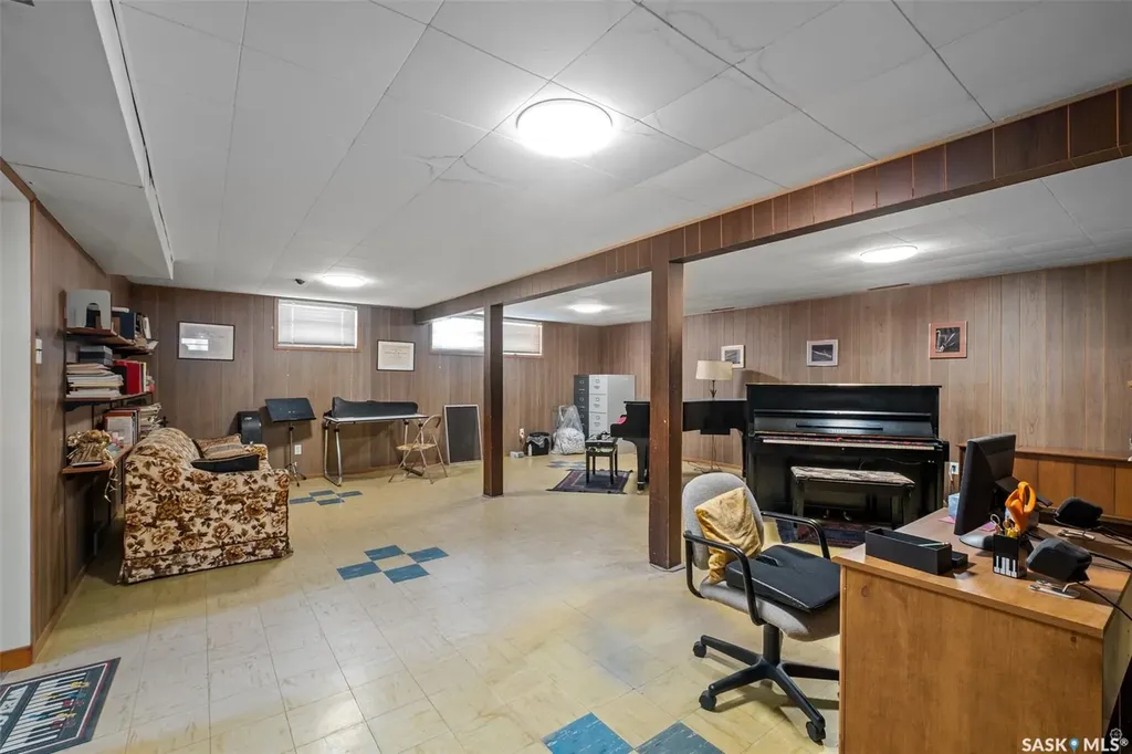 405 21st Street W Prince Albert SK S6V 4J5