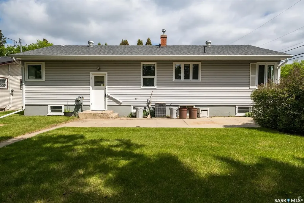 405 21st Street W Prince Albert SK S6V 4J5