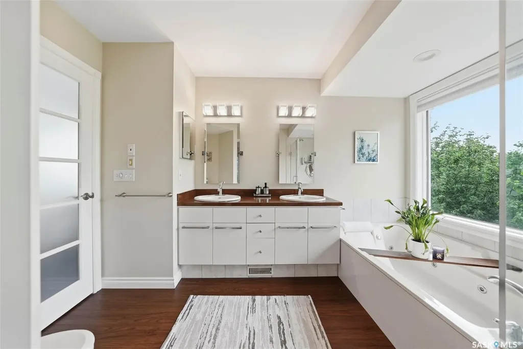 331 Steiger Way Saskatoon SK S7N 4K2