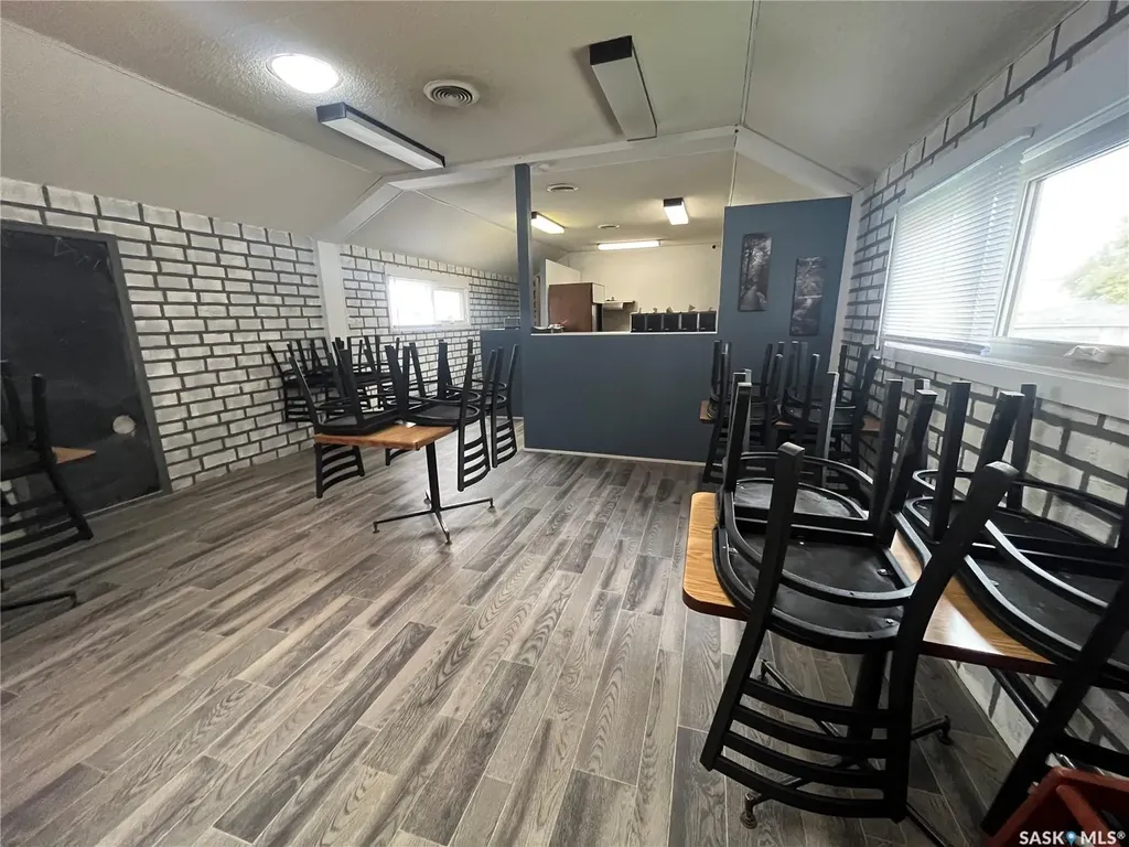 406 Grand Avenue Luseland SK S0L 2A0