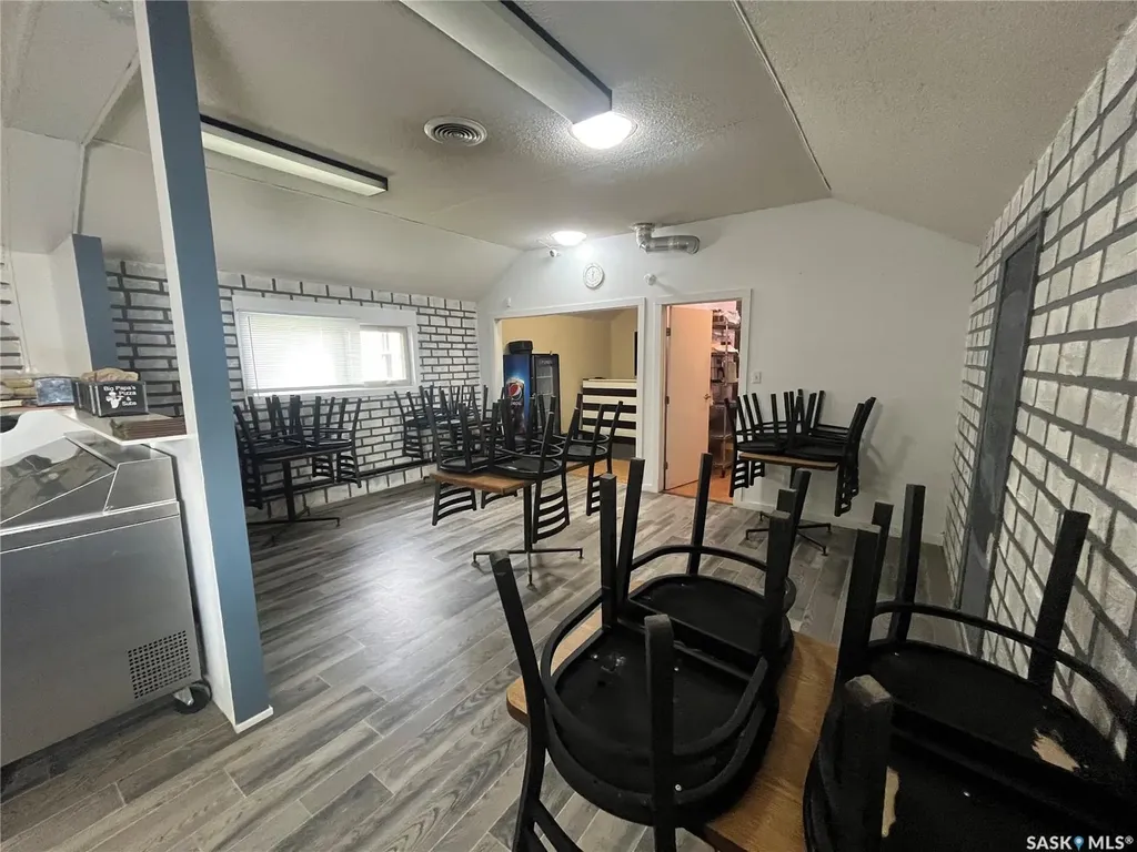 406 Grand Avenue Luseland SK S0L 2A0