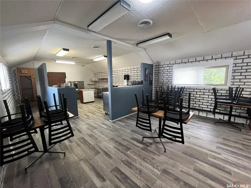 406 Grand Avenue Luseland SK S0L 2A0