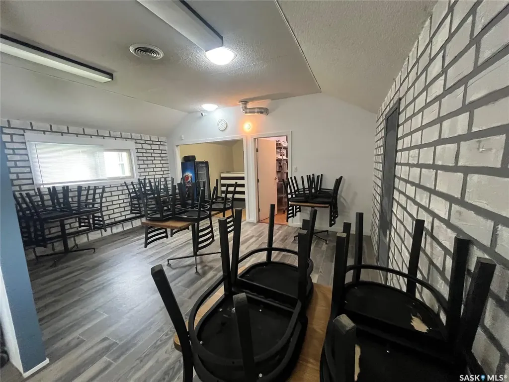 406 Grand Avenue Luseland SK S0L 2A0