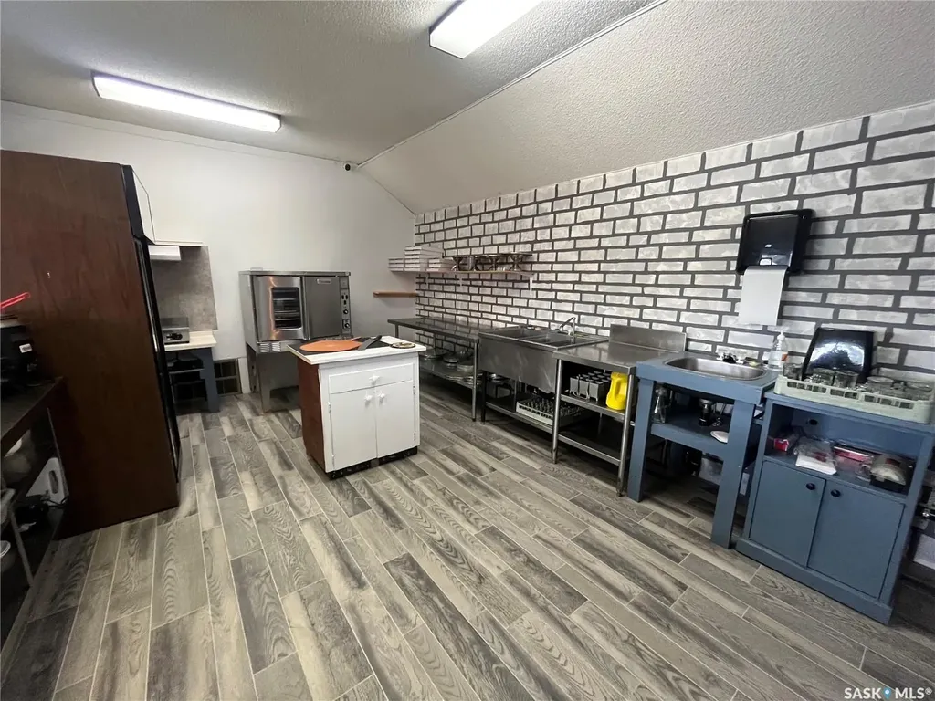 406 Grand Avenue Luseland SK S0L 2A0