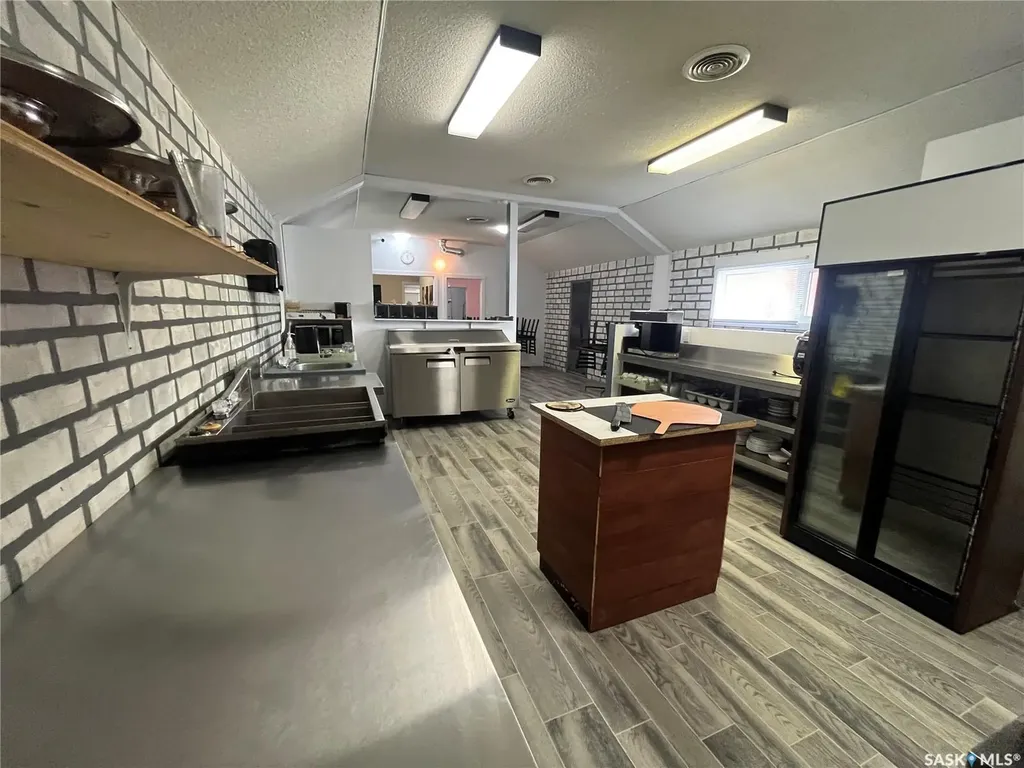 406 Grand Avenue Luseland SK S0L 2A0