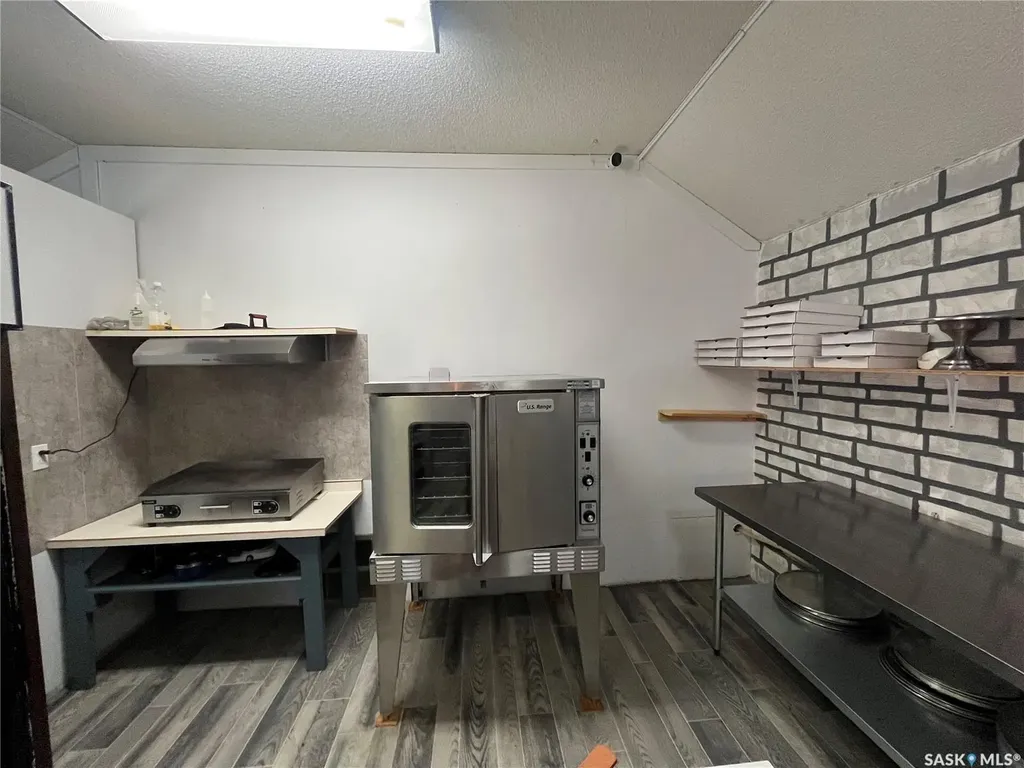 406 Grand Avenue Luseland SK S0L 2A0