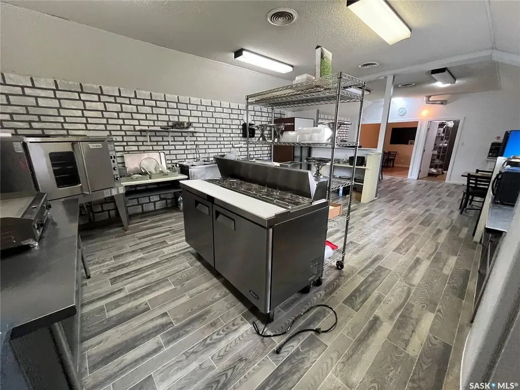 406 Grand Avenue Luseland SK S0L 2A0