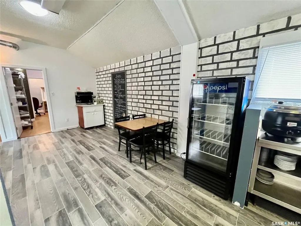 406 Grand Avenue Luseland SK S0L 2A0