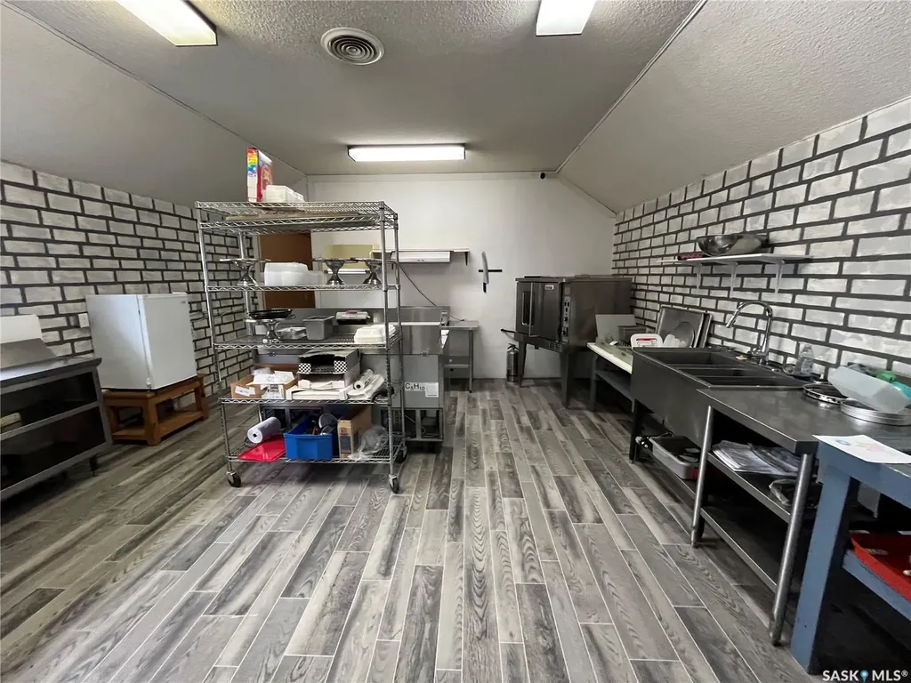 406 Grand Avenue Luseland SK S0L 2A0