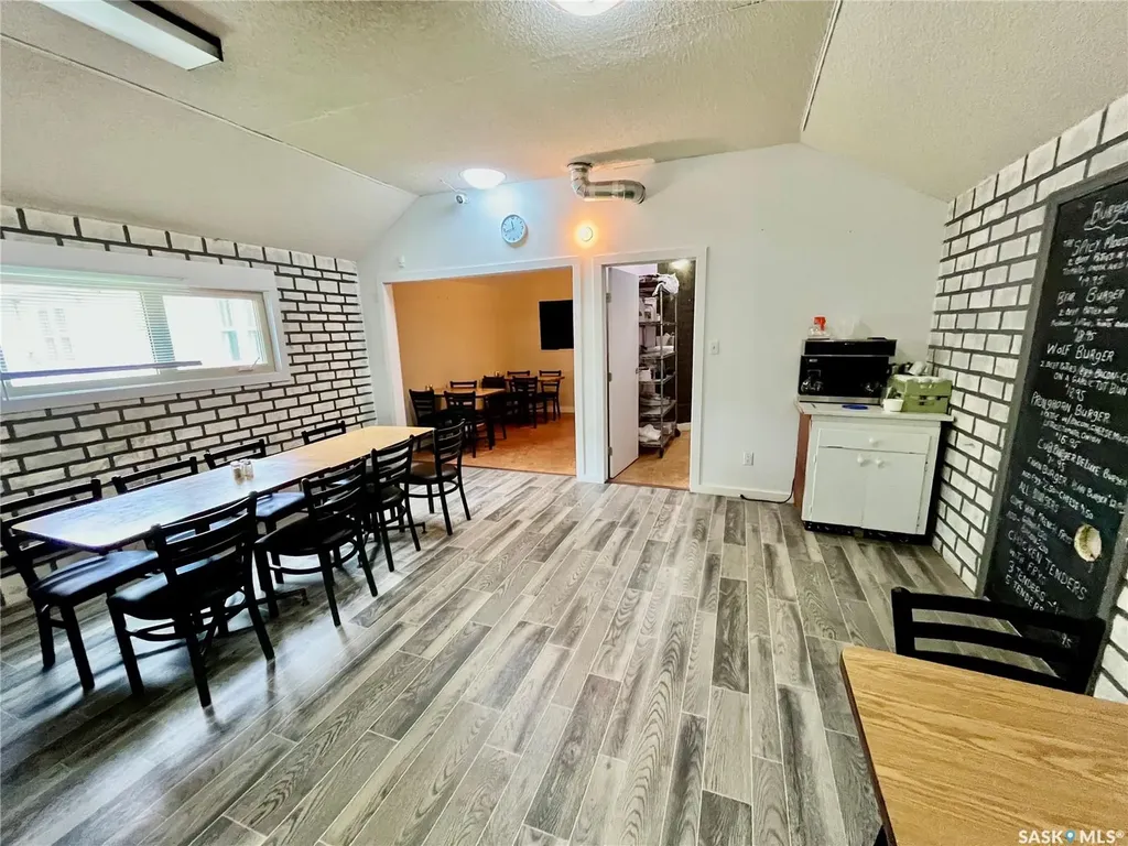 406 Grand Avenue Luseland SK S0L 2A0