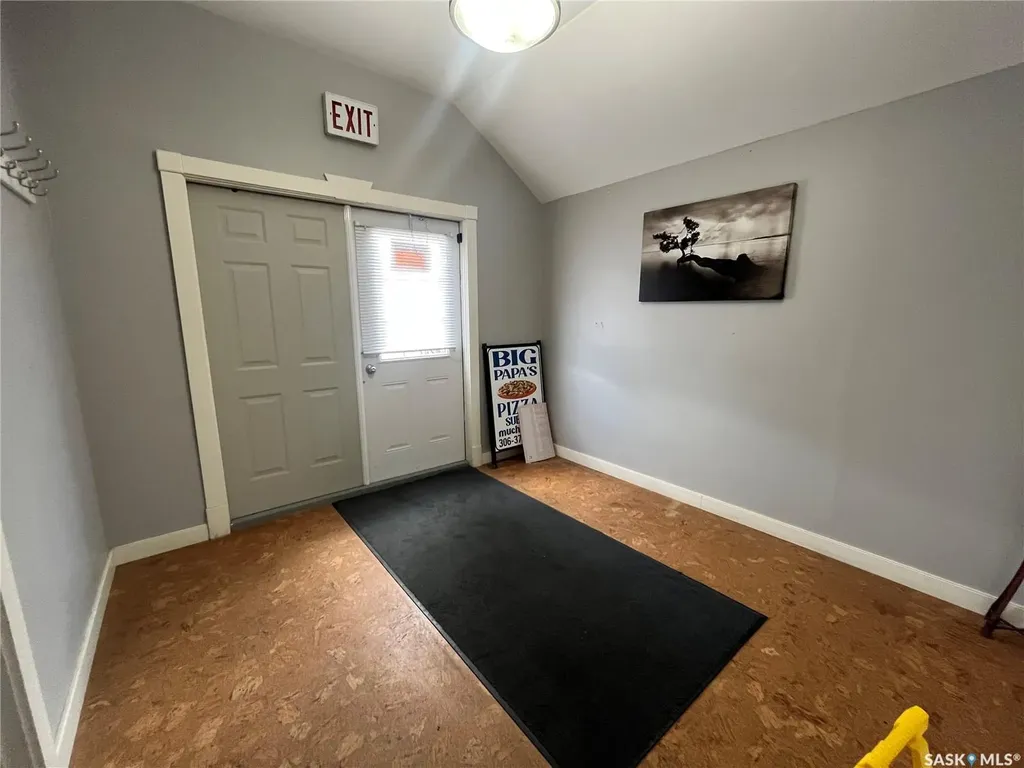 406 Grand Avenue Luseland SK S0L 2A0