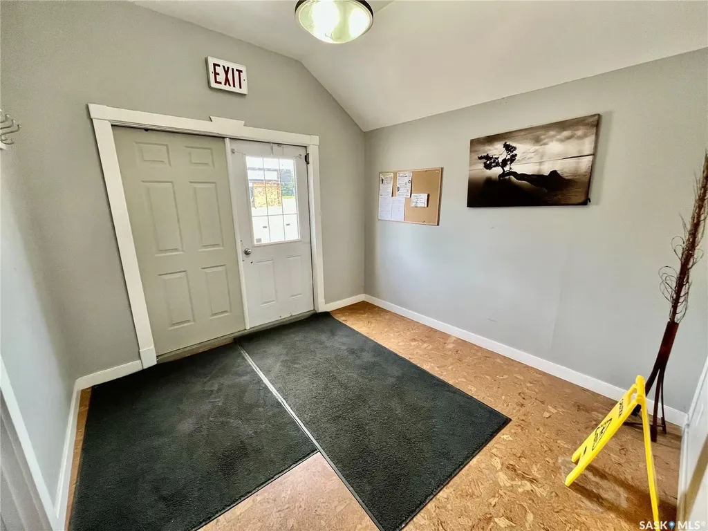 406 Grand Avenue Luseland SK S0L 2A0