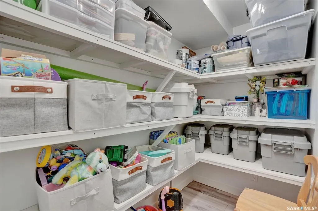 7908 Barley Crescent Regina SK S4Y 0E6