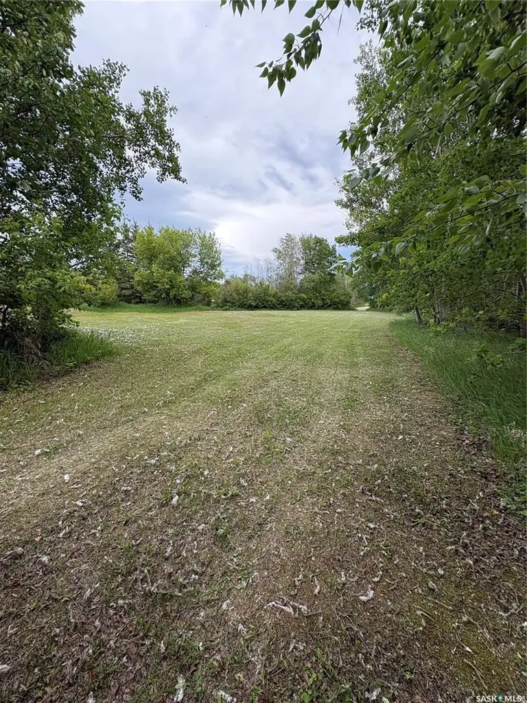307-309- 311 Third Avenue E Kelvington SK S0A 1W0