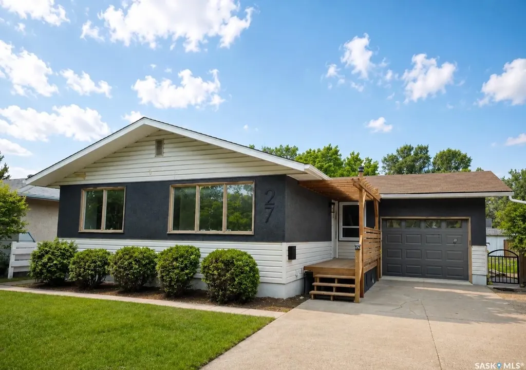 27 Walker Crescent Saskatoon SK S7L 4H7
